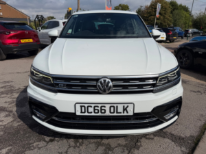 2016 Volkswagen Tiguan 2.0 Tdi Bluemotion Tech R-Line SUV 5dr Diesel Manual Euro 6 (s/s) (150 Ps) in White — image 2