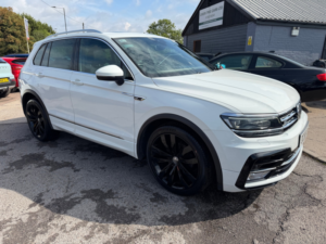 2016 Volkswagen Tiguan 2.0 Tdi Bluemotion Tech R-Line SUV 5dr Diesel Manual Euro 6 (s/s) (150 Ps) in White — image 3
