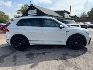 2016 Volkswagen Tiguan 2.0 Tdi Bluemotion Tech R-Line SUV 5dr Diesel Manual Euro 6 (s/s) (150 Ps) in White — image 5