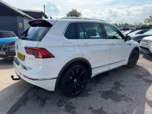 2016 Volkswagen Tiguan 2.0 Tdi Bluemotion Tech R-Line SUV 5dr Diesel Manual Euro 6 (s/s) (150 Ps) in White — image 6