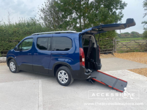 2021 Peugeot Rifter 1.5 Bluehdi Active Horizon Rs Long Wheel Base in Blue — image 4