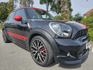 2013 MINI Countryman 1.6 John Cooper Works Countryman in Black — image 3