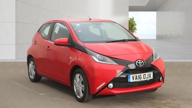 2016 Toyota Aygo 1.0 Vvt-I X-Pression in Red — image 1