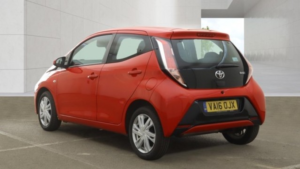 2016 Toyota Aygo 1.0 Vvt-I X-Pression in Red — image 3