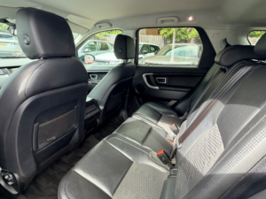 2016 Land Rover Discovery Sport Td4 Se in White — image 3