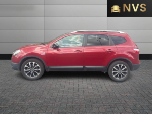 2011 Nissan Qashqai+2 2.0 Dci N-Tec in Red — image 4