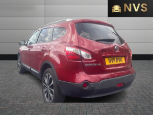 2011 Nissan Qashqai+2 2.0 Dci N-Tec in Red — image 5
