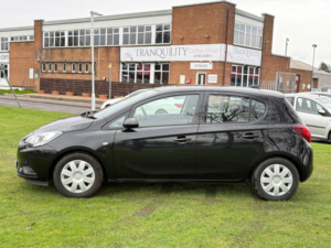 2019 Vauxhall Corsa 1.4i Ecotec Design Hatchback 5dr Petrol Easytronic Euro 6 (s/s) (90 Ps) in Black — image 5