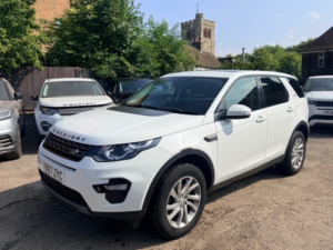 2017 Land Rover Discovery Sport Td4 Se Tech in White — image 5