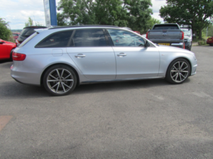 2015 Audi A4 Avant 2.0 Tdi Black Edition in Silver — image 3