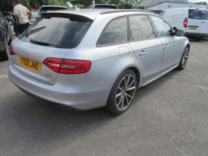 2015 Audi A4 Avant 2.0 Tdi Black Edition in Silver — image 4
