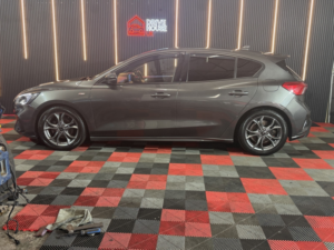 2019 Ford Focus 1.5 Ecoblue St-Line in Grey — image 4
