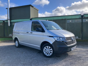 2021 Volkswagen Transporter 2.0 Tdi Startline Fwd Swb Euro6 S/s 5dr in Silver — image 2