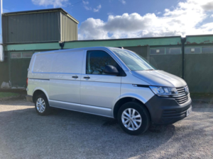 2021 Volkswagen Transporter 2.0 Tdi Startline Fwd Swb Euro6 S/s 5dr in Silver — image 4