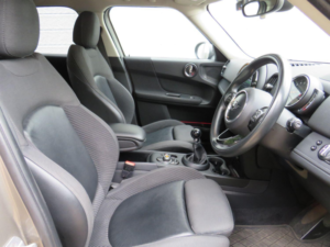 2018 MINI Countryman MINI Cooper 1.5 Countryman Chili Pack Manual * Sat Nav + Head Up Display + Big Spec * in Silver — image 4