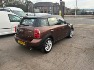 2013 MINI Countryman 2.0 Cooper D SUV 5dr Diesel Auto All4 Euro 5 (112 Ps) in Brown — image 3