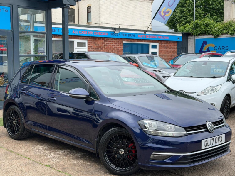 2017 Volkswagen Golf 2.0 Tdi Bluemotion Tech Gt Euro 6 (s/s) 5dr in Blue — image 1