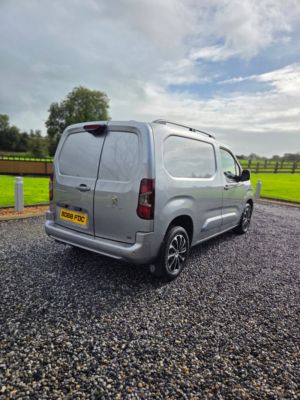 2018 Peugeot Partner 1.6 Bluehdi 1000 Professional Standard Panel Van 5dr Diesel Manual Swb Euro 6 (s/s) (100 Bhp) in Grey — image 6