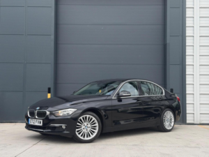 2012 BMW 3 Series 2.0 320i Luxury Euro 5 (s/s) 4dr in Black — image 3