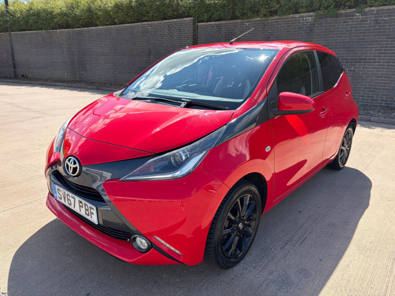 2017 Toyota Aygo 1.0 Vvt-I X-Style Hatchback 5dr Petrol Manual Euro 6 (68 Ps) in Red — image 1