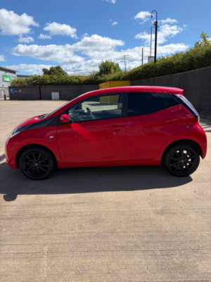 2017 Toyota Aygo 1.0 Vvt-I X-Style Hatchback 5dr Petrol Manual Euro 6 (68 Ps) in Red — image 2
