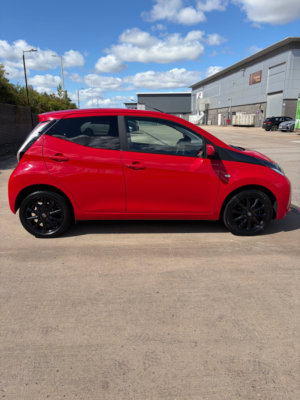 2017 Toyota Aygo 1.0 Vvt-I X-Style Hatchback 5dr Petrol Manual Euro 6 (68 Ps) in Red — image 6