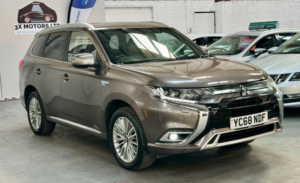 2018 Mitsubishi Outlander 2.4h Twinmotor 13.8kwh 4h CVT 4WD Euro 6 (s/s) 5dr in Brown — image 2