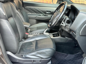 2018 Mitsubishi Outlander 2.4h Twinmotor 13.8kwh 4h CVT 4WD Euro 6 (s/s) 5dr in Brown — image 3