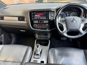 2018 Mitsubishi Outlander 2.4h Twinmotor 13.8kwh 4h CVT 4WD Euro 6 (s/s) 5dr in Brown — image 4