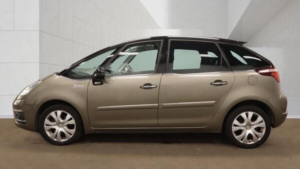 2012 Citroen C4 Picasso 1.6 Hdi Platinum Euro 5 5dr in Brown — image 5