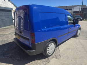 2006 Vauxhall Combo 1.3 Cdti 2000 16v in Blue — image 3