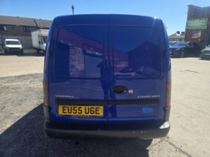 2006 Vauxhall Combo 1.3 Cdti 2000 16v in Blue — image 4