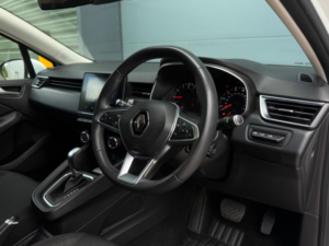 2020 Renault Clio 1.0 Tce Iconic CVT A7 Euro 6 (s/s) 5dr in White — image 2