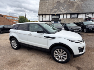 2016 Land Rover Range Rover Evoque Td4 Se Tech in White — image 3
