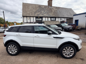 2016 Land Rover Range Rover Evoque Td4 Se Tech in White — image 6