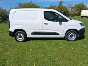 2023 Citroen Berlingo 1.5 Bluehdi 1000 Enterprise Edition M Panel Van 5dr Diesel Manual Swb Euro 6 (s/s) (100 Ps) in White — image 6