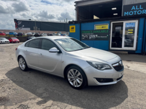 2017 Vauxhall Insignia 1.4i Turbo Sri Nav Euro 6 (s/s) 5dr in Silver — image 2