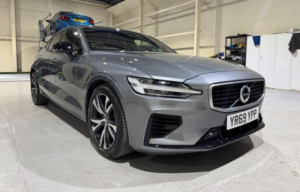 2019 Volvo S60 2.0h T8 Twin Engine 11.6kwh R-Design Plus Auto AWD Euro 6 (s/s) 4dr in Grey — image 3