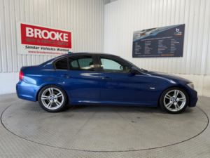 2017 BMW 3 Series 2.0 320i Sport Plus Edition Euro 5 (s/s) 4dr in Blue — image 3