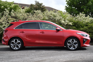 2019 Kia Ceed 1.4 T-Gdi 3 Hatchback 5dr Petrol Dct Euro 6 (s/s) (138 Bhp) in Red — image 2