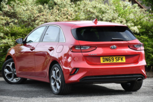 2019 Kia Ceed 1.4 T-Gdi 3 Hatchback 5dr Petrol Dct Euro 6 (s/s) (138 Bhp) in Red — image 3