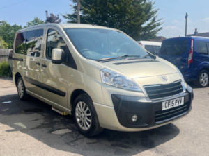 2015 Peugeot Expert Tepee 2.0 Hdi Tepee Leisure in White — image 4
