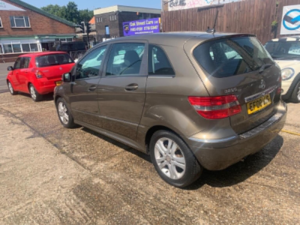 2008 Mercedes-Benz B Class 2.0 B200 Cdi Se 5dr in Orange — image 5