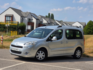 2012 Peugeot Partner Tepee 1.6 Hdi Tepee S MPV 5dr Diesel Manual (139 G/km, 92 Bhp) in Silver — image 3