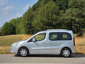 2012 Peugeot Partner Tepee 1.6 Hdi Tepee S MPV 5dr Diesel Manual (139 G/km, 92 Bhp) in Silver — image 4