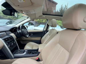 2017 Land Rover Discovery Sport Td4 Hse in Green — image 3