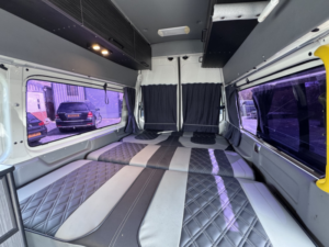 2007 Volkswagen T5 Campervan 2.5 Lwb Hi Top Campervan. Full Width Bed. Awning. Aircon in White — image 5