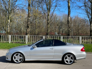 2009 Mercedes-Benz Clk 1.8 Clk200 Kompressor Sport Cabriolet 2dr in Silver — image 4