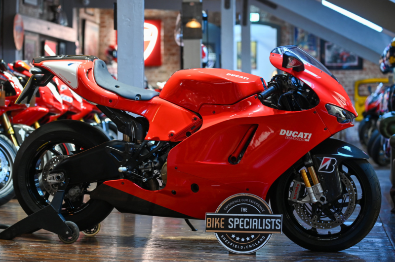 2009 Ducati Desmosedici Rr Rosso 1433 Of 1500 in Red — image 1