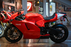 2009 Ducati Desmosedici Rr Rosso 1433 Of 1500 in Red — image 3